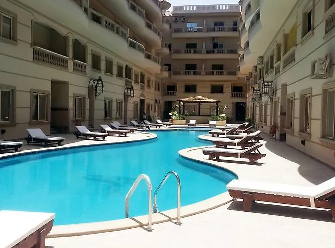 Nour Plaza Sea View Aparthotel 3*