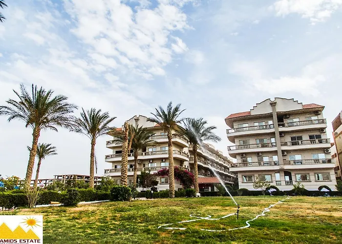 Nour Plaza Sea View Aparthotel 3*